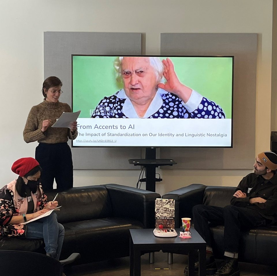 FROM ACCENTS TO AI — On the impact of standardization on identity and linguistic nostalgia — talk, 2023